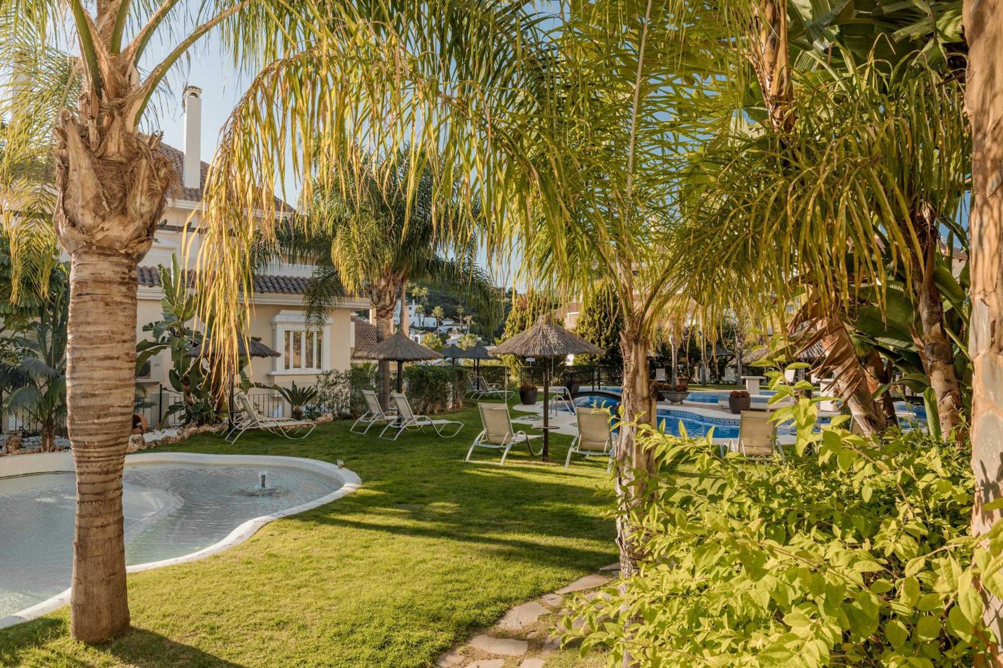 Aloha Hills Club Pools Gym Apartment Marbella